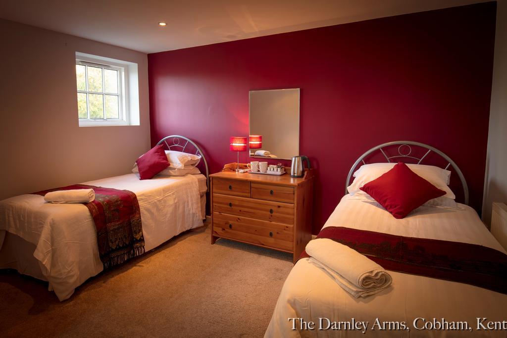 The Darnley Arms Hotel Gravesend Room photo